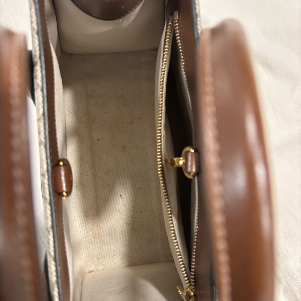 Gucci Tan and Brown Signature Tote - Picture 4 of 7